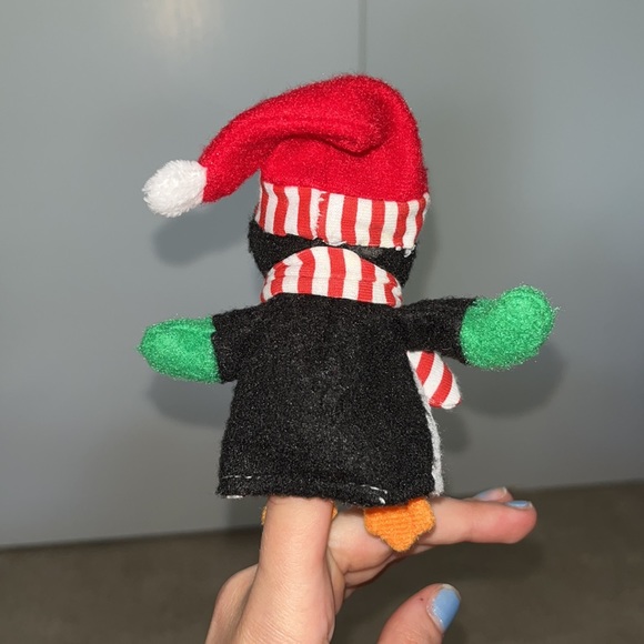 FREE Penguin Finger Puppet WITH BUNDLE - Picture 2 of 2